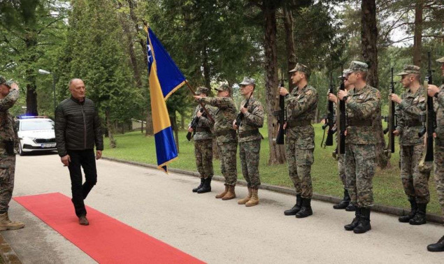 Helez u radnoj posjeti kasarni OS BiH 'Adil Bešić' u Bihaću