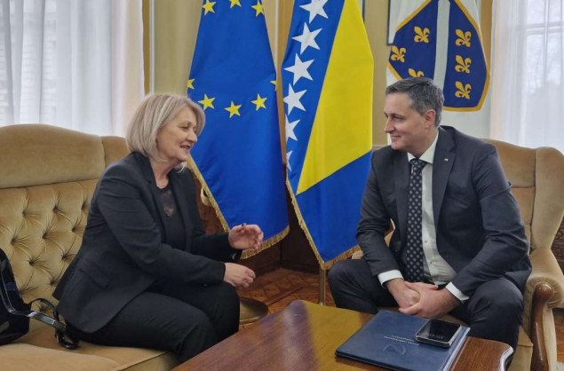 Krišto informisala Bećirovića o intenziviranju rada Vijeća ministara BiH