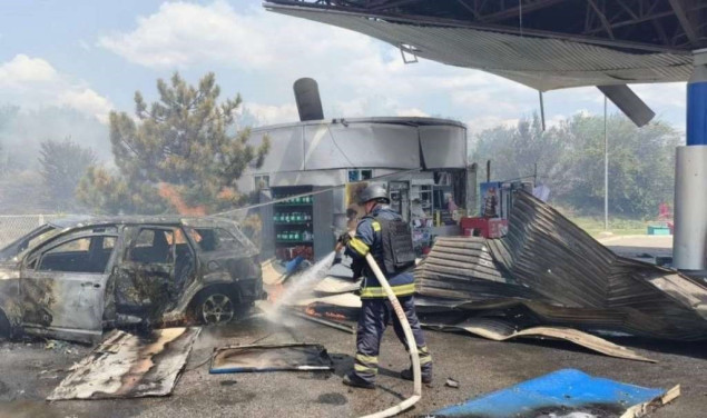 Najmanje tri osobe ubijene su u ruskom napadu na benzinsku pumpu na jugoistoku Ukrajine