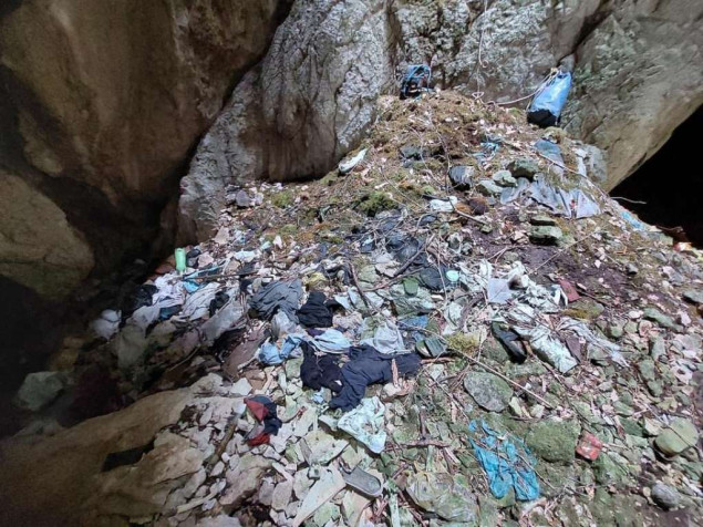 Speleolozi u jamama pronašli ručne granate, mnoštvo životinjskih kostiju i dosta smeća