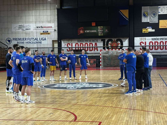 Rukometaši BiH u Tuzli počeli pripreme za dvomeč s Kosovom