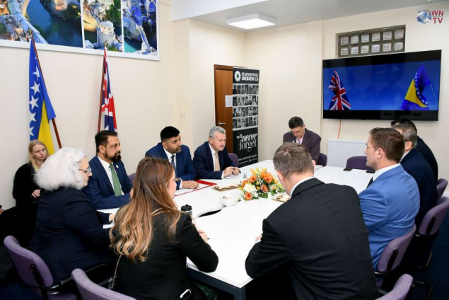 Ministar Velike Britanije Lord Wajid Khan posjetio Bosansku kuću u Birminghamu