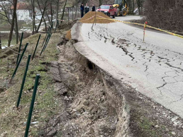 U općini Kalesija aktivirana tri klizišta