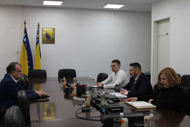 Premijer Federacije BiH Nermin Nikšić posjetio Poreznu upravu FBiH