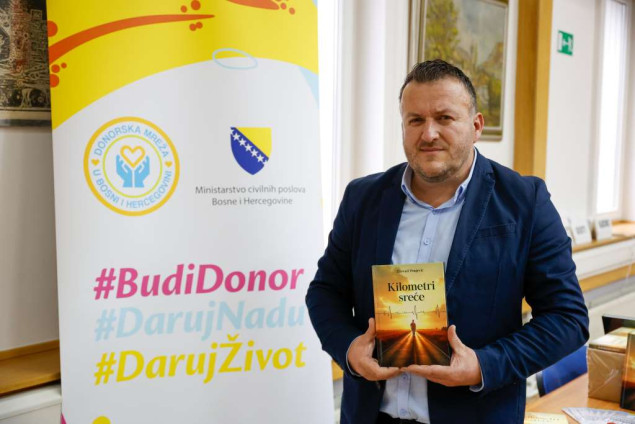 Knjiga "Kilometri sreće" lična priča koja ukazuje na značaj donorstva u BiH