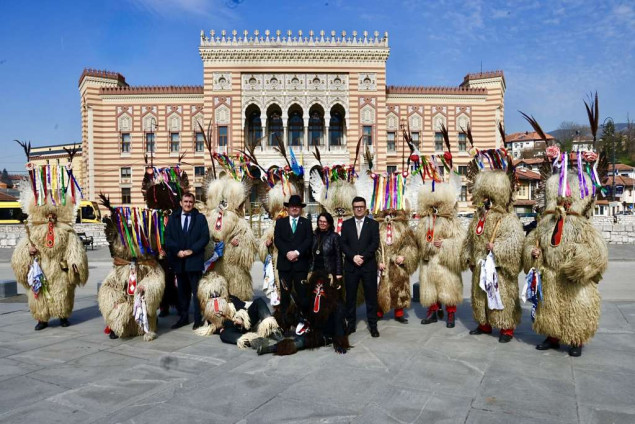 Puharić u Vijećnici ugostio kurente, jedan od prepoznatljivih simbola slovenske kulturne baštine