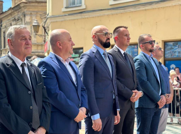 Federalni ministri odali počast ubijenoj mladosti u Tuzli