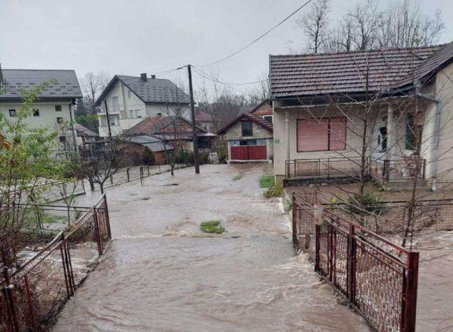 Timovi FUCZ upućeni na nekoliko najugroženijih lokacija u Bihaću i Sanskom Mostu