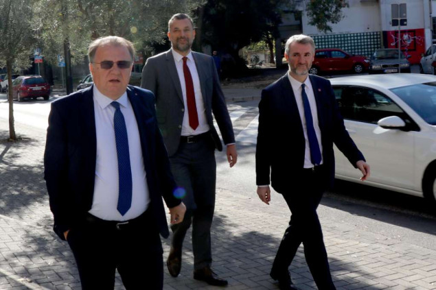 Trojka: Sankcionisati i otkloniti posljedice političkog korumpiranja i uzurpacije institucija