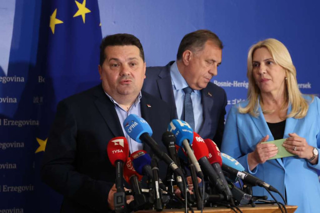 Sud BiH od Interpola zatražio raspisivanje međunarodne potjernice za Dodikom i Stevandićem