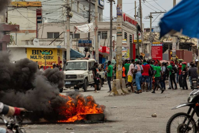 Bande na Haitiju napale grad Mirebalais i pustile 500 zatvorenika iz zatvora