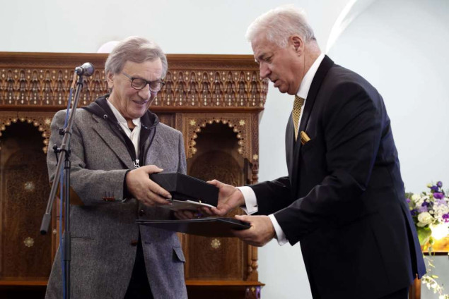 Bošnjački institut dodjelom Medalje odao priznanje Dževadu Karahasanu i Safetu Zecu