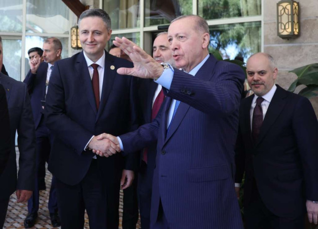 Bećirović na radnom doručku s Erdoganom: Dodik je predmet pravosuđa i s njim nema rasprave