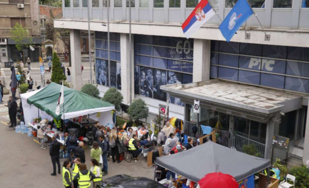 Peti dan blokade zgrade RTS-a u Beogradu
