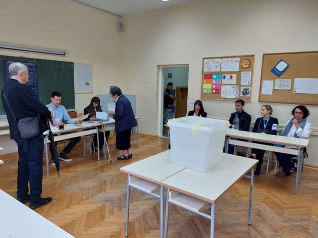 U Mostaru otvorena birališta na vrijeme