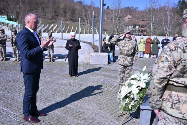Helez u Srebrenici: Kolika je cijena slobode i države nigdje se ne vidi jasnije nego ovdje