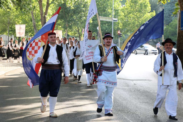 KUD-ovi prezentirali bogatstvo izvornog folklora Hrvata u BiH