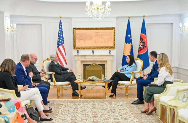 Direktor CIA-e se sastao s kosovskim premijerom Albinom Kurtijem