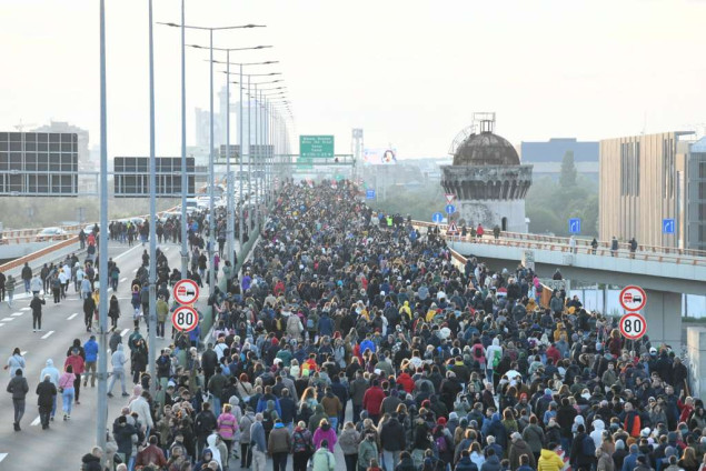 U Beogradu veliki protest 'Srbija protiv nasilja', građani blokirali most 'Gazela'