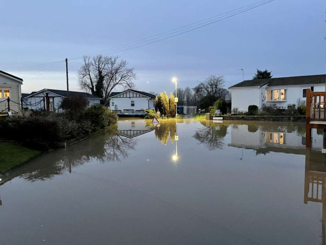 Poplave u Engleskoj, poplavljeno više od 1.000 objekata