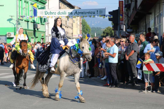 Dani Ajvatovice - Svečani defile konjanika kroz Donji Vakuf