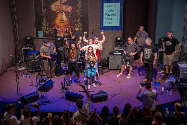 Tuzlanski bend „Matori nek sjednu“ pobjednik 12. gitarijade „Na putu za jug“ u Mostaru