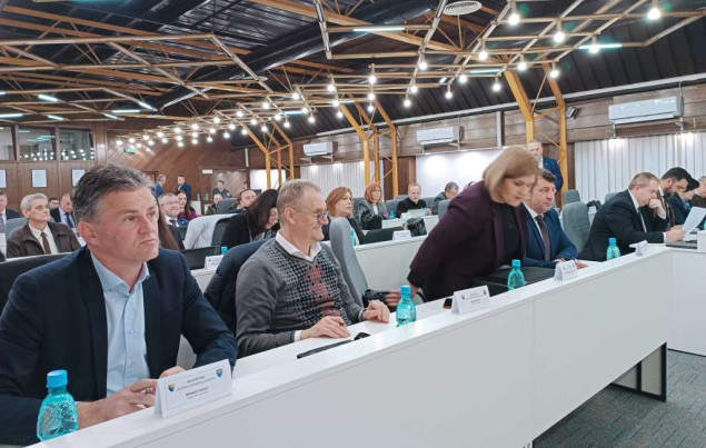 Po skraćenom postupku usvojene izmjene zakona o plaćama policiji i državnim službenicima ZDK