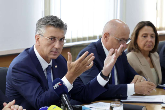 Plenković u Gospiću na sastanku o koracima za uklanjanje nelegalnog otpada