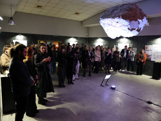 Mostar: Mladi kroz izložbu 'Grad u tragovima' potiču kulturu dijaloga i mira