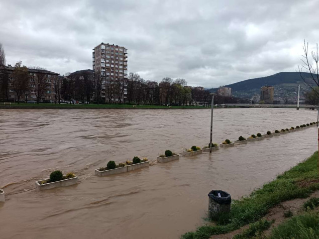Proglašen prvi stepen odbrane od poplava u Olovu, jedna porodica izmještena