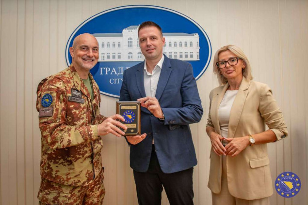 Dijalog koji jača stabilnost - Komandant EUFOR-a posjetio Bijeljinu i Zvornik