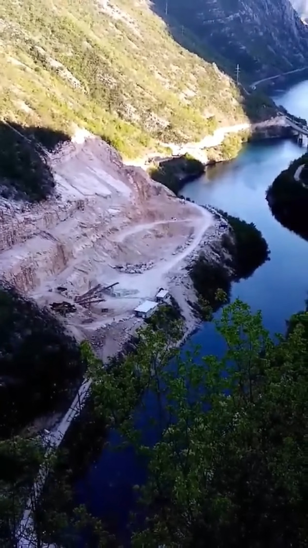 Istražuje se kako je došlo do odrona u kamenolomu kod Mostara