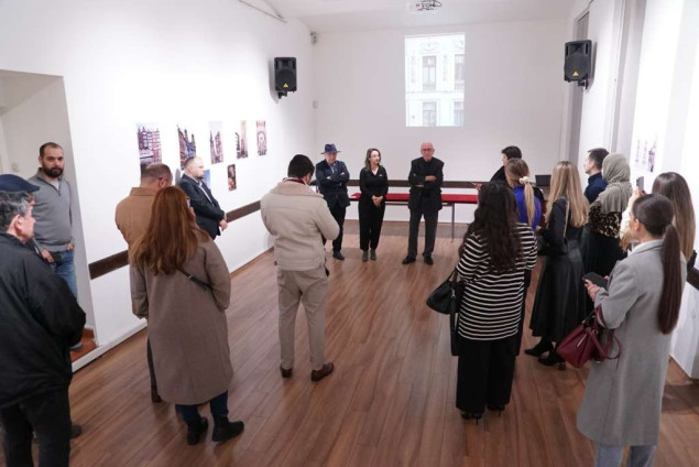 Otvorena izložba art fotografije 'Fasade i interijeri gradova svijeta'