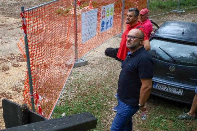 Hušić sa protestnog koncerta na izvoru Une poručio da će učiniti sve da zaustavi ekocid