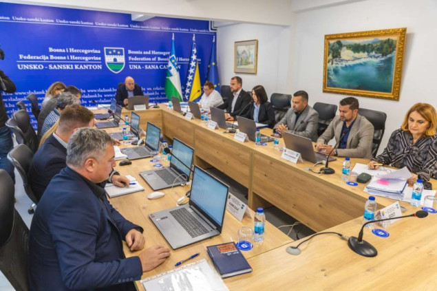 Vlada USK smanjila troškove studiranja i ojačala antikorupcijski okvir