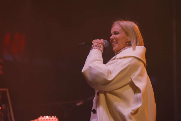 Veliki broj građana Sarajeva i turista dočekao Novu godinu uz hitove Jelene Rozga