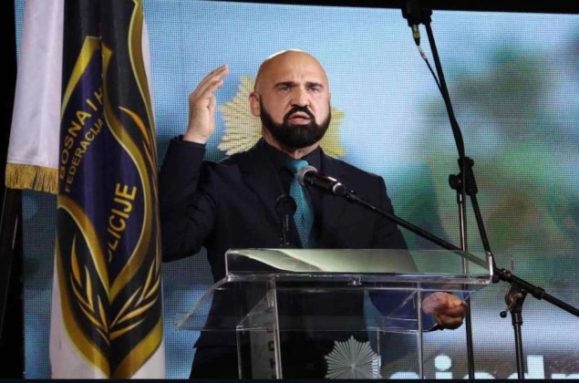 Isak: Vučiću, dodvoravaš se pogrešnoj publici