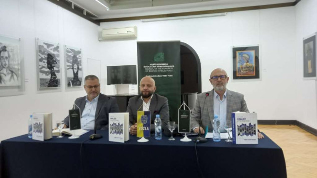 Promovirana knjiga "Kraljevi i predsjednici" autora Mirnesa Kovača