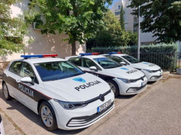 Kod Sarajlija s kojima su bili maloljetnici u vozilu pronađeni droga i plinski pištolj