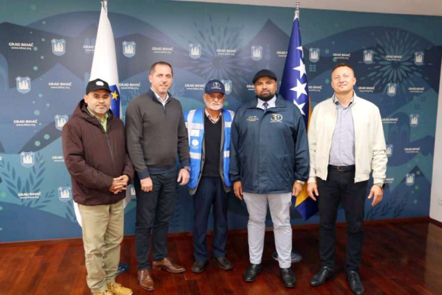 Bihać: Humanity First donirao 500 poslovnih torbi za lokalna udruženja