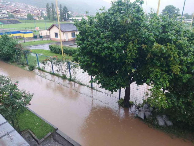 Nevrijeme zahvatilo Goražde, obilne padavine uzrokovale brojne probleme i poplave