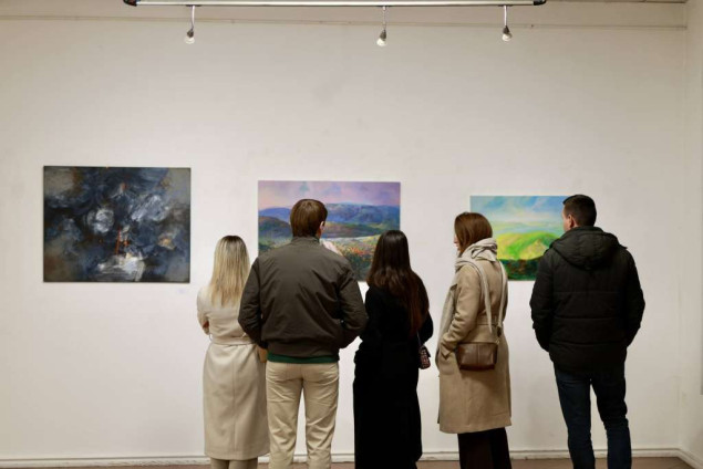 Otvorena humanitarna izložba radova Likovne kolonije 'Admir Lješčanin – Duga'