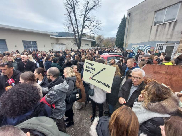 Prosvjetni djelatnici u HNK-u protiv zaključivanja ocjena