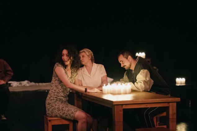 Redovni repertoar Kamernog - U martu 'Tebe ljubi duša moja' i 'Otac'