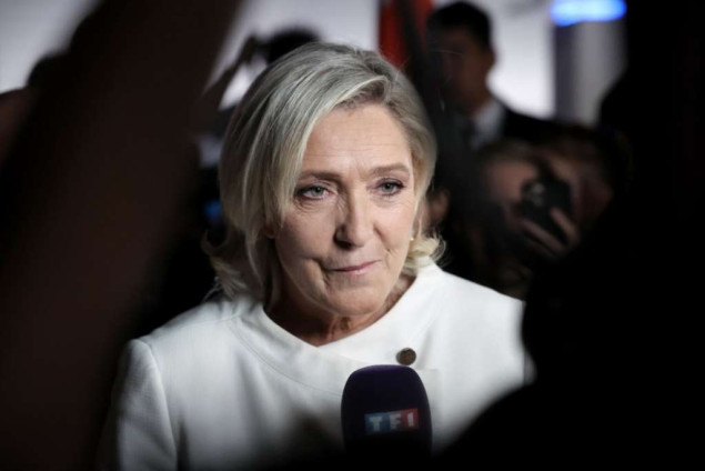Nacionalni skup Marine Le Pen pridružuje se grupaciji ekstremnih desničara u EP
