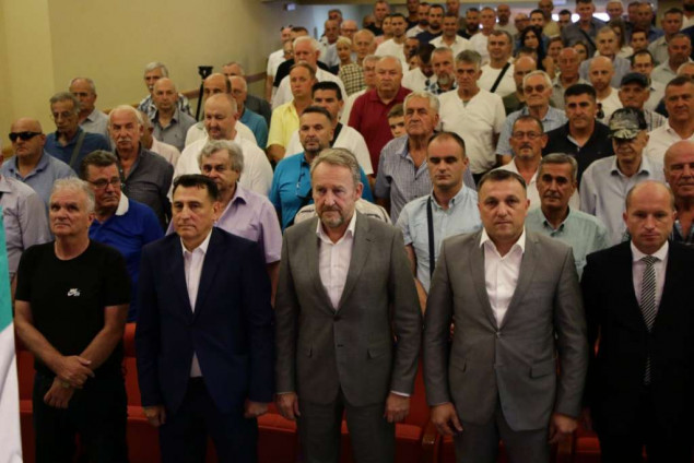 Izetbegović: Nećemo poviti kičmu na prijetnje i pritiske