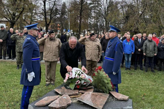Helez Dan državnosti BiH obilježio u Bugojnu:Naša obaveza je razvijati BiH i graditi njenu budućnost