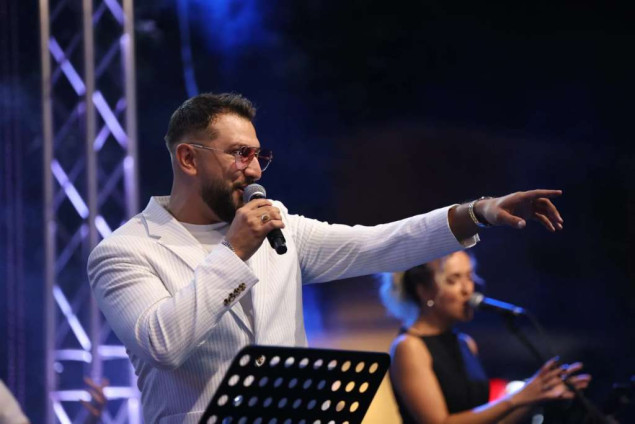 Denial Ahmetović održao koncert za pamćenje na Dobrinji