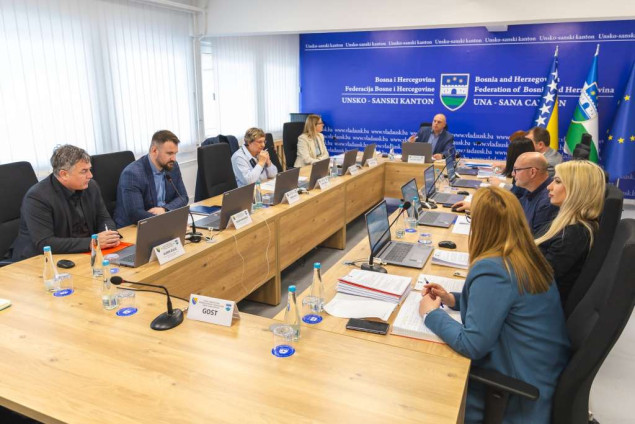 Vlada USK osigurala 67.000 KM za spomen-obilježje i dječije igralište u Bosanskoj Krupi