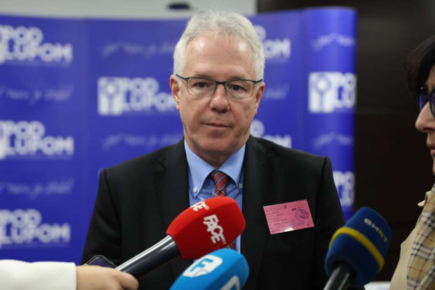 Sastanak parlamentarnih stranaka FBiH s američkim ambasadorom danas u Parlamentu FBiH